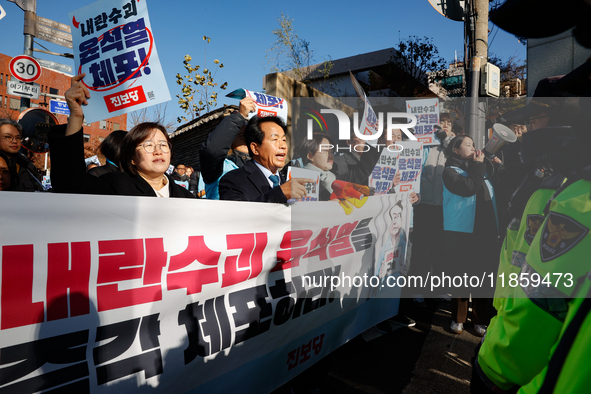 Progressive Party National Assembly Member Yoon Jong-oh (center), National Assembly Member Jung Hye-kyung (left), and Chairperson Kim Jae-ye...