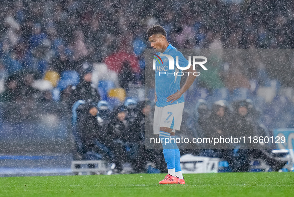 David Neres of SSC Napoli looks dejected in the rain during the serie Serie A Enilive match between SSC Napoli and SS Lazio at Stadio Diego...