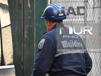 One construction worker dies and one construction worker is injured in a construction accident in Manhattan, New York, United States, on Dec...