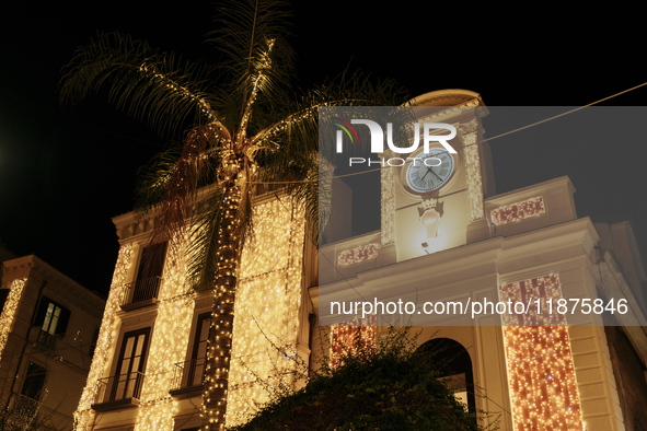 Christmas lights adorn Piazza Torquato Tasso in Sorrento, Naples, Italy, on December 16, 2024. Sorrento is a town overlooking the Bays of Na...