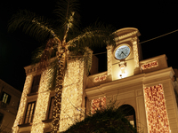 Christmas lights adorn Piazza Torquato Tasso in Sorrento, Naples, Italy, on December 16, 2024. Sorrento is a town overlooking the Bays of Na...