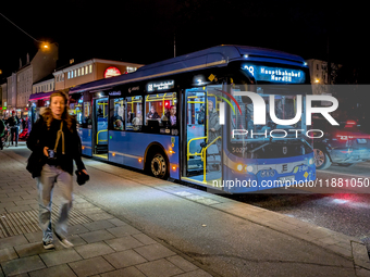 An electric bus of the Munich Transport Company (MVG) operates on Route 68, heading towards Hauptbahnhof Nord, in Munich, Bavaria, Germany,...