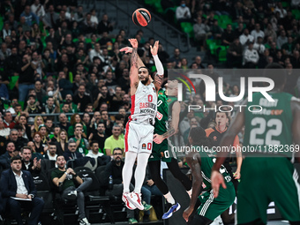 Markus Howard of Baskonia Vitoria-Gasteiz competes with Panagiotis Kalaitzakis of Panathinaikos AKTOR Athens during the Euroleague, Round 17...