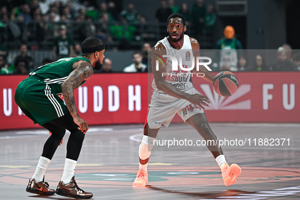 Kamar Baldwin of Baskonia Vitoria-Gasteiz competes with Lorenzo Brown of Panathinaikos AKTOR Athens during the Euroleague, Round 17 match be...