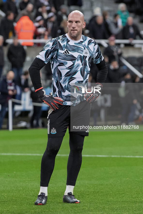 John Ruddy of Newcastle United warms up during the Carabao Cup Quarter Final match between Newcastle United and Brentford at St. James's Par...