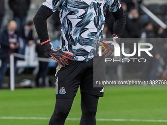 John Ruddy of Newcastle United warms up during the Carabao Cup Quarter Final match between Newcastle United and Brentford at St. James's Par...