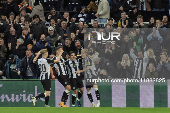 Sandro Tonali of Newcastle United celebrates with his teammates after scoring his second goal and their second goal during the Carabao Cup Q...