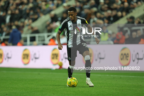 Joe Willock of Newcastle United plays during the Carabao Cup Quarter Final match between Newcastle United and Brentford at St. James's Park...