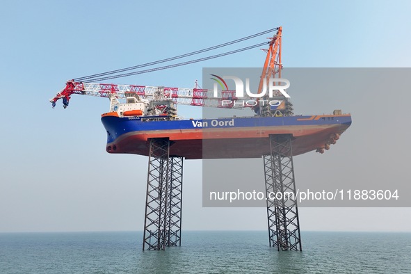 BOREAS, the self-elevating self-propelled offshore wind power installation vessel with the world's largest lifting capacity, conducts liftin...