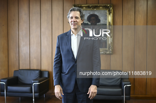 Finance Minister Fernando Haddad talks to journalists during a breakfast at the Finance Ministry in Brasilia, Brazil, on December 20, 2024. 