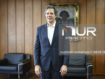 Finance Minister Fernando Haddad talks to journalists during a breakfast at the Finance Ministry in Brasilia, Brazil, on December 20, 2024....