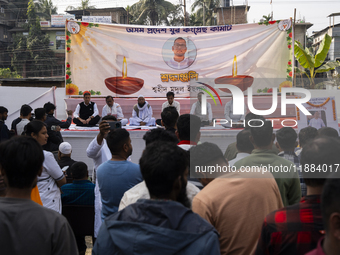 Congress supporters pay tribute to Mridul Islam, who dies on Wednesday after participating in a Congress protest march to Raj Bhawan in Guwa...