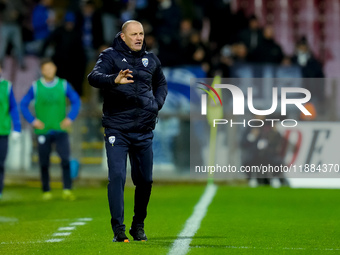 Pierpaolo Bisoli head coach of Brescia Calcio looks on during the Serie BKT match between US Salernitana and Brescia Calcio at Stadio Arechi...