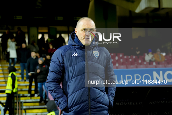 Pierpaolo Bisoli head coach of Brescia Calcio looks on during the Serie BKT match between US Salernitana and Brescia Calcio at Stadio Arechi...