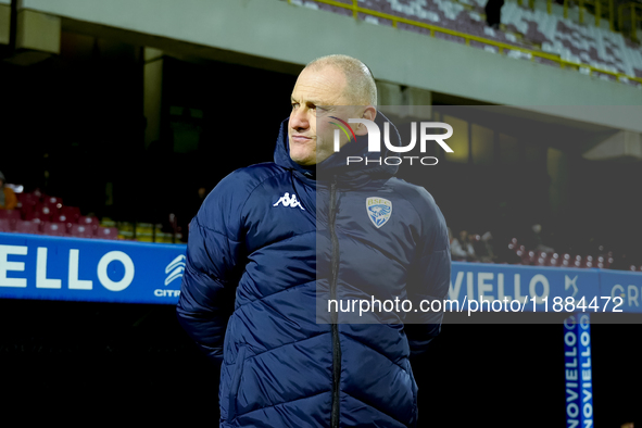 Pierpaolo Bisoli head coach of Brescia Calcio looks on during the Serie BKT match between US Salernitana and Brescia Calcio at Stadio Arechi...