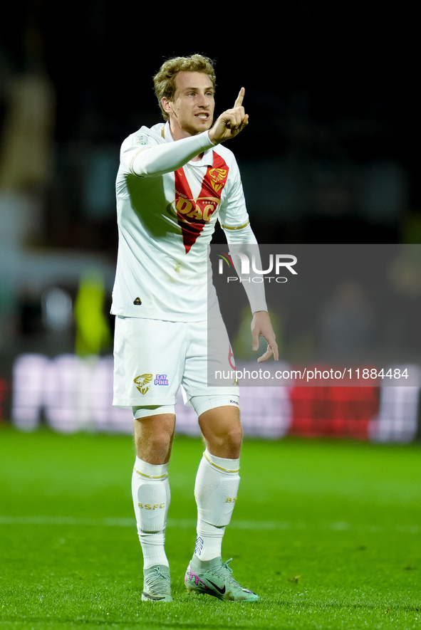 Matthias Verreth of Brescia Calcio gestures during the Serie BKT match between US Salernitana and Brescia Calcio at Stadio Arechi on Decembe...