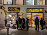 People on the street for window shopping and buying presents in Munich, Bavaria, Germany, on December 20, 2024 (