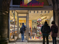 People on the street for window shopping and buying presents in Munich, Bavaria, Germany, on December 20, 2024 (