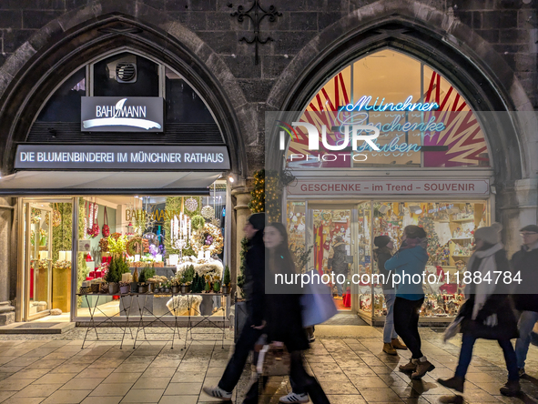 People on the street for window shopping and buying presents in Munich, Bavaria, Germany, on December 20, 2024 