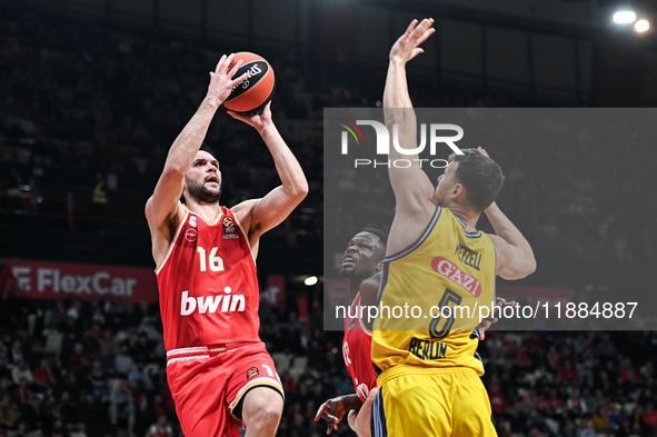 Kostas Papanikolaou of Olympiacos Piraeus competes with Yanni Wetzell of Alba Berlin during the Euroleague, Round 17 match between Olympiaco...