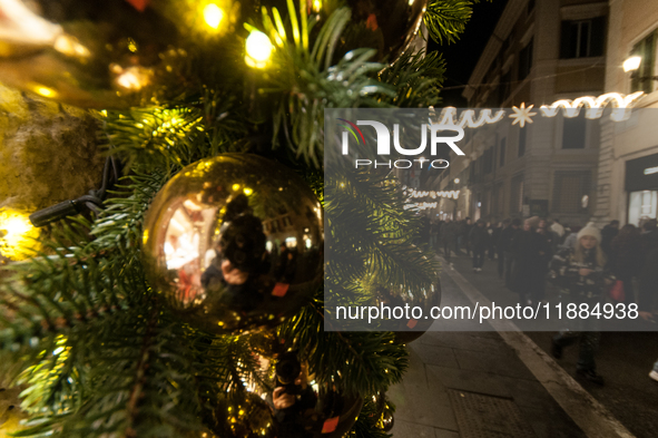 The last days of Christmas shopping occur in the streets of the historic center in Rome, Italy, on December 20, 2024. 