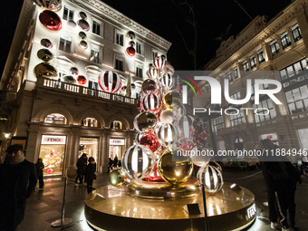 The last days of Christmas shopping occur in the streets of the historic center in Rome, Italy, on December 20, 2024. (