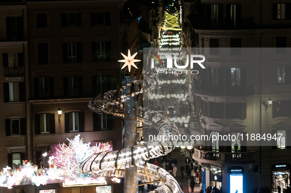 The last days of Christmas shopping occur in the streets of the historic center in Rome, Italy, on December 20, 2024. 