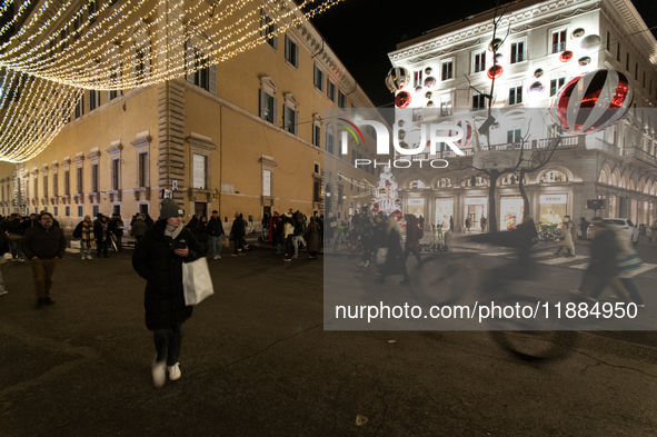 The last days of Christmas shopping occur in the streets of the historic center in Rome, Italy, on December 20, 2024. 