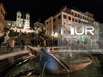 The last days of Christmas shopping occur in the streets of the historic center in Rome, Italy, on December 20, 2024. (