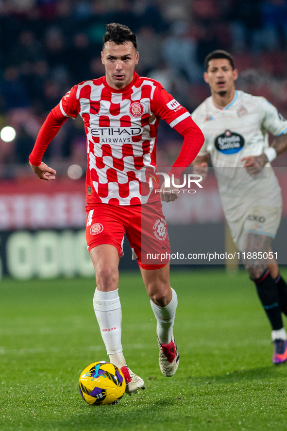 Arnau Martinez of Girona FC is in action during the LaLiga EA Sports 2024-2025 match between Girona FC and Real Valladolid at Estadi Municip...