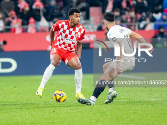 Jhon Solis of Girona FC is in action during the LaLiga EA Sports 2024-2025 match between Girona FC and Real Valladolid at Estadi Municipal M...