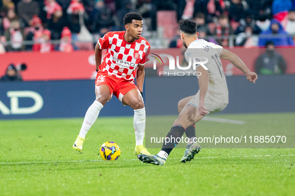 Jhon Solis of Girona FC is in action during the LaLiga EA Sports 2024-2025 match between Girona FC and Real Valladolid at Estadi Municipal M...