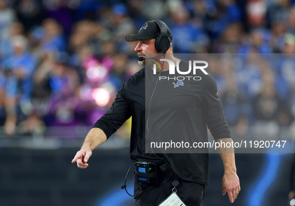 DETROIT,MICHIGAN-JANUARY 5:  Detroit Lions head coach Dan Campbell walks on the sidelines during a game between the Detroit Lions and the Mi...