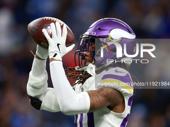 DETROIT,MICHIGAN-JANUARY 5:  Safety Jay Ward (20) of the Minnesota Vikings catches the ball ahead of a game between the Detroit Lions and th...