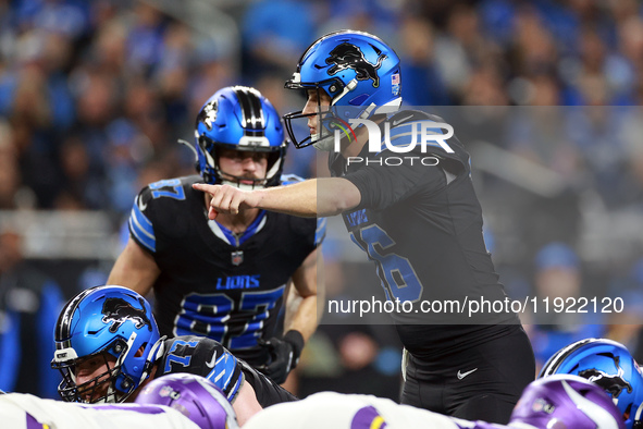 DETROIT,MICHIGAN-JANUARY 5:  Quarterback Jared Goff (16) of the Detroit Lions calls a play during a game between the Detroit Lions and the M...