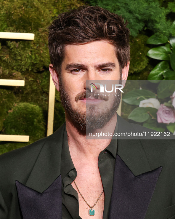 Andrew Garfield wearing Gucci arrives at the 82nd Annual Golden Globe Awards held at The Beverly Hilton Hotel on January 5, 2025 in Beverly...