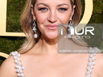 Abby Elliott arrives at the 82nd Annual Golden Globe Awards held at The Beverly Hilton Hotel on January 5, 2025 in Beverly Hills, Los Angele...