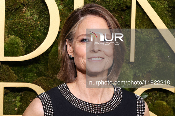 Jodie Foster arrives at the 82nd Annual Golden Globe Awards held at The Beverly Hilton Hotel on January 5, 2025 in Beverly Hills, Los Angele...