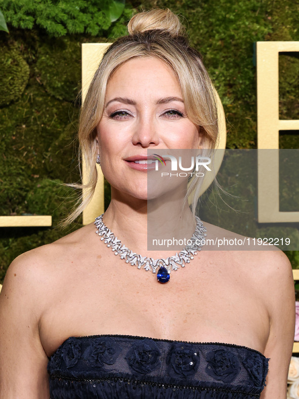 Kate Hudson wearing Carolina Herrera arrives at the 82nd Annual Golden Globe Awards held at The Beverly Hilton Hotel on January 5, 2025 in B...