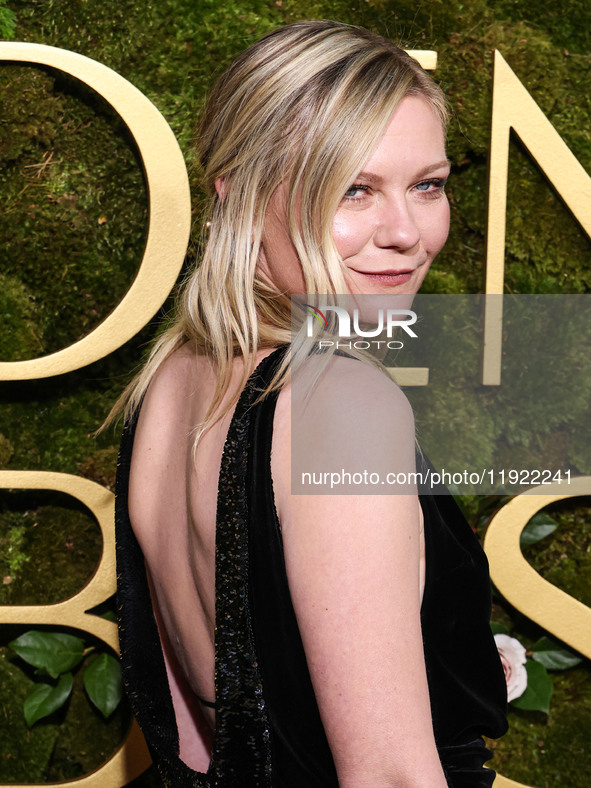 Kirsten Dunst wearing Gucci arrives at the 82nd Annual Golden Globe Awards held at The Beverly Hilton Hotel on January 5, 2025 in Beverly Hi...