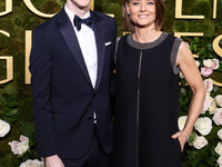 Kit Bernard and mother Jodie Foster arrive at the 82nd Annual Golden Globe Awards held at The Beverly Hilton Hotel on January 5, 2025 in Bev...