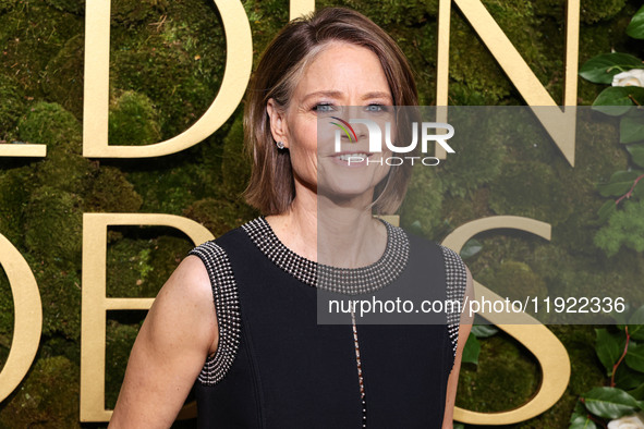 Jodie Foster arrives at the 82nd Annual Golden Globe Awards held at The Beverly Hilton Hotel on January 5, 2025 in Beverly Hills, Los Angele...