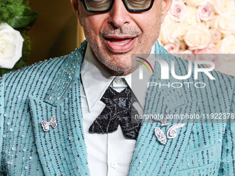 Jeff Goldblum arrives at the 82nd Annual Golden Globe Awards held at The Beverly Hilton Hotel on January 5, 2025 in Beverly Hills, Los Angel...