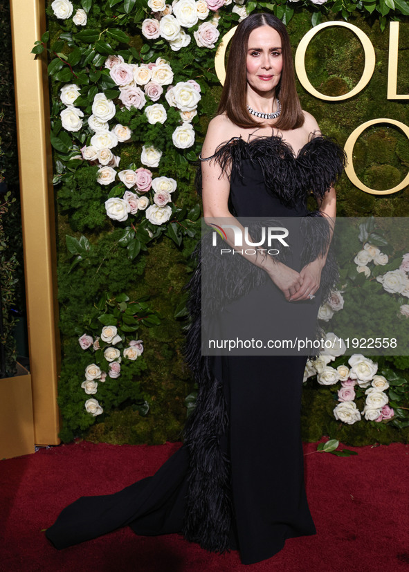 Sarah Paulson wearing Elie Saab arrives at the 82nd Annual Golden Globe Awards held at The Beverly Hilton Hotel on January 5, 2025 in Beverl...