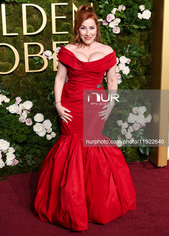 Lisa Ann Walter arrives at the 82nd Annual Golden Globe Awards held at The Beverly Hilton Hotel on January 5, 2025 in Beverly Hills, Los Ang...