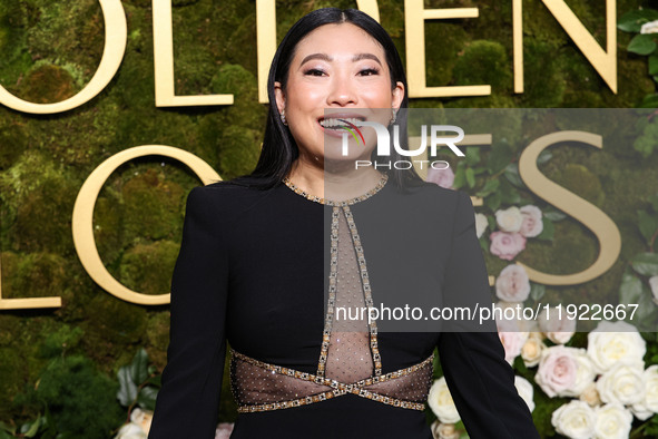 Awkwafina wearing Jenny Packham arrives at the 82nd Annual Golden Globe Awards held at The Beverly Hilton Hotel on January 5, 2025 in Beverl...