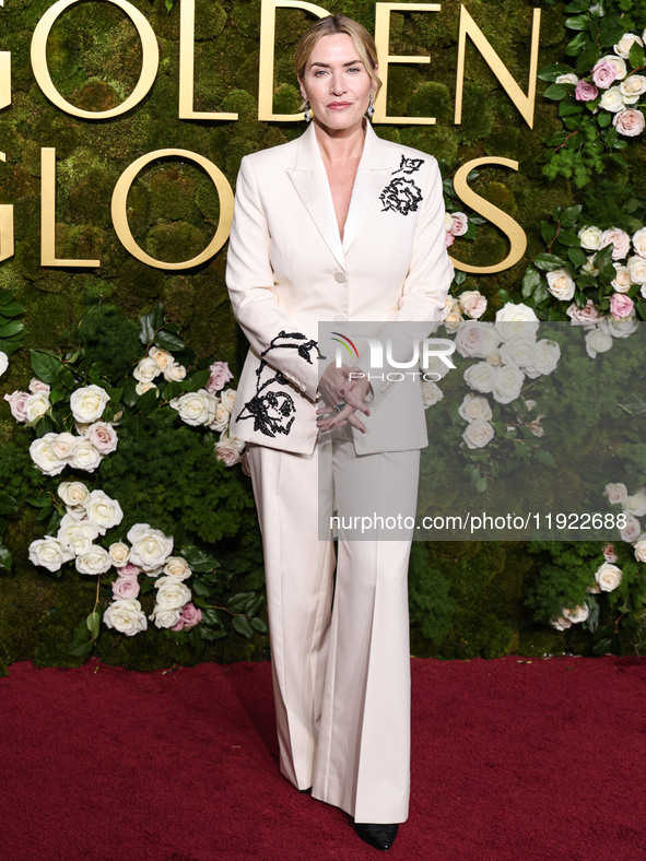 Kate Winslet wearing bespoke Erdem arrives at the 82nd Annual Golden Globe Awards held at The Beverly Hilton Hotel on January 5, 2025 in Bev...