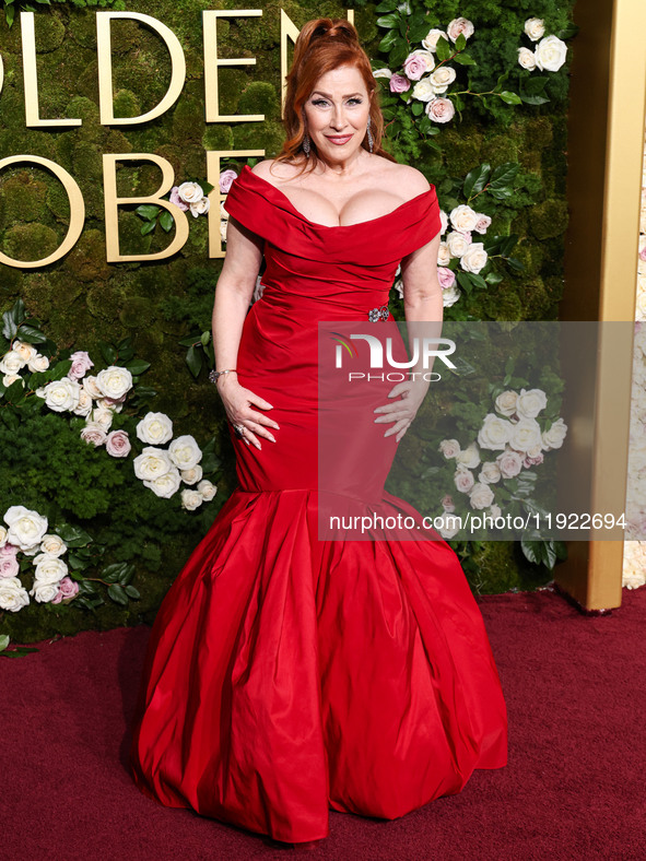 Lisa Ann Walter arrives at the 82nd Annual Golden Globe Awards held at The Beverly Hilton Hotel on January 5, 2025 in Beverly Hills, Los Ang...