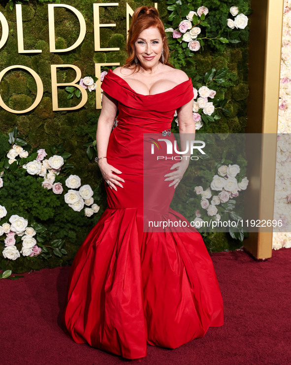 Lisa Ann Walter arrives at the 82nd Annual Golden Globe Awards held at The Beverly Hilton Hotel on January 5, 2025 in Beverly Hills, Los Ang...