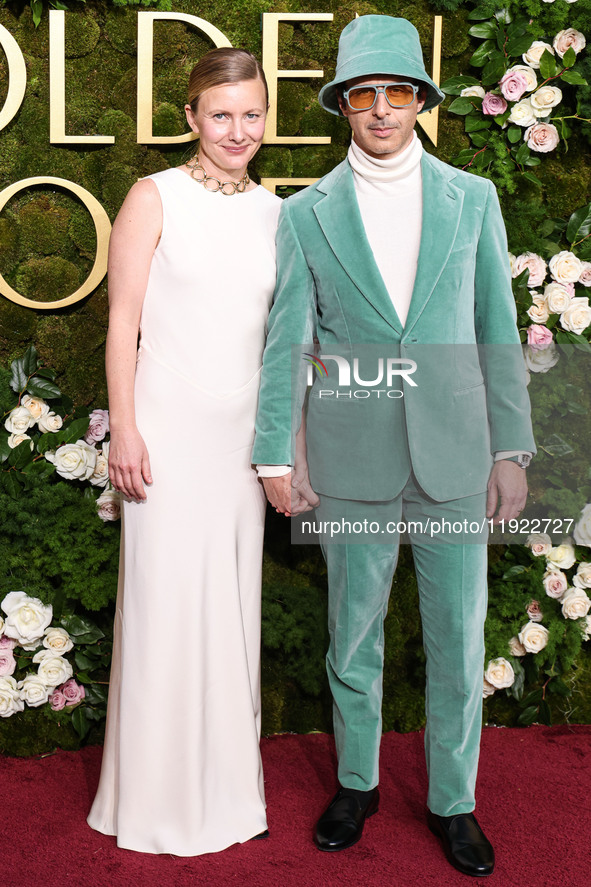 Emma Wall and Jeremy Strong arrive at the 82nd Annual Golden Globe Awards held at The Beverly Hilton Hotel on January 5, 2025 in Beverly Hil...